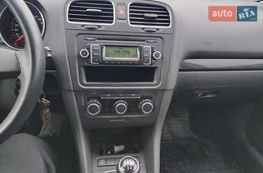 Хэтчбек Volkswagen Golf 2009 в 