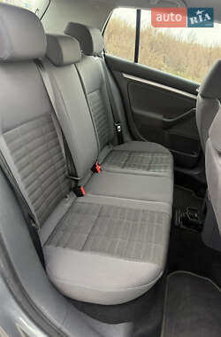 Хэтчбек Volkswagen Golf 2007 в 