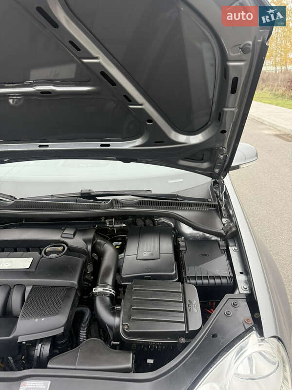 Хэтчбек Volkswagen Golf 2007 в Березане