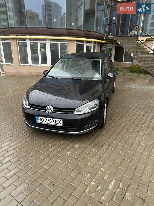 Хэтчбек Volkswagen Golf 2015 в Тернополе