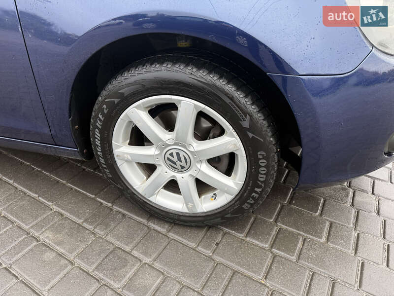 Хэтчбек Volkswagen Golf 2012 в Фастове