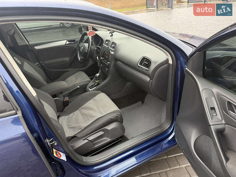 Хэтчбек Volkswagen Golf 2012 в Фастове