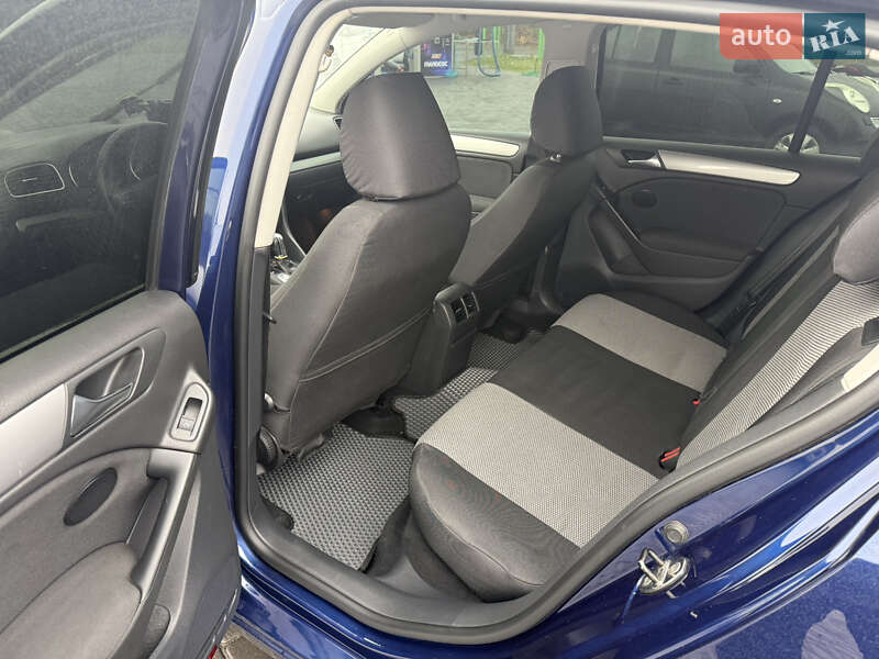 Хэтчбек Volkswagen Golf 2012 в Фастове