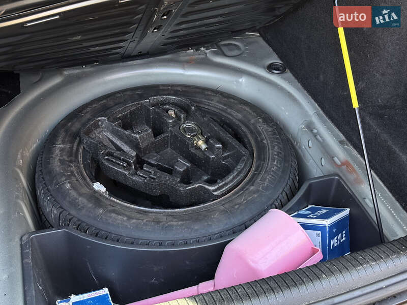 Універсал Volkswagen Golf 2005 в Дрогобичі