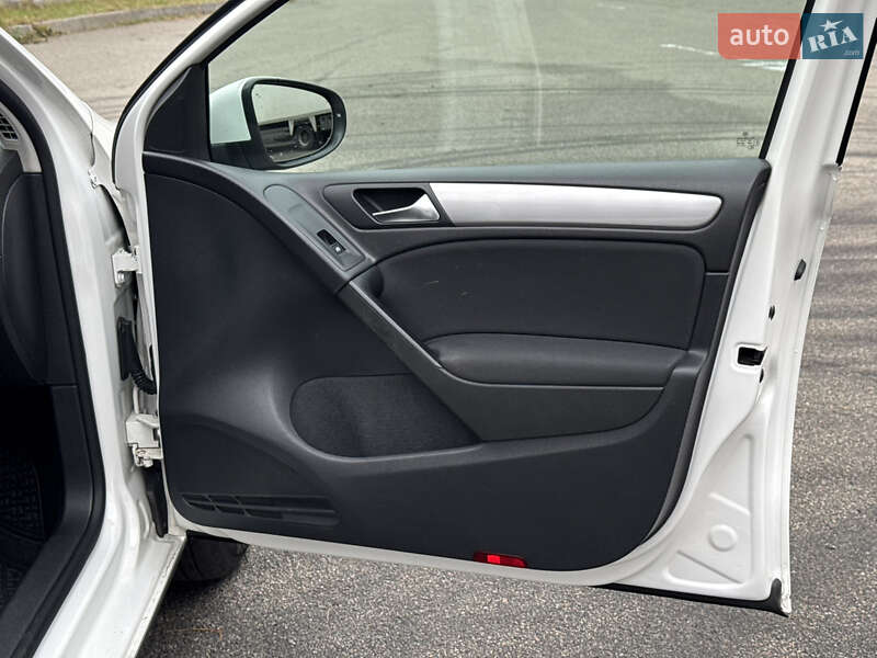 Хэтчбек Volkswagen Golf 2012 в Киеве фото 30 Хэтчбек Volkswagen Golf 2012 в Киеве