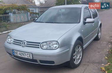 Хэтчбек Volkswagen Golf 2003 в Николаеве