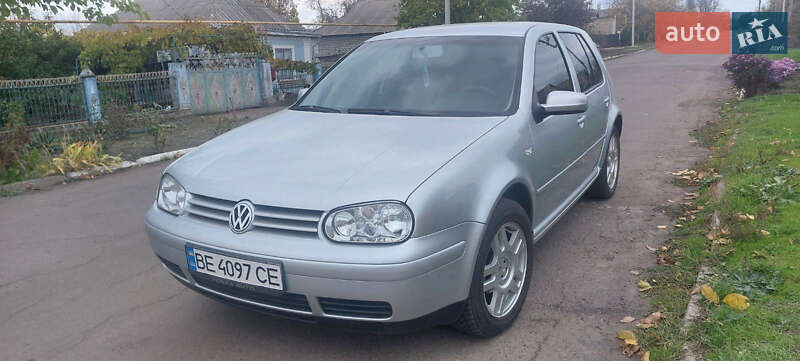 Volkswagen Golf 2003