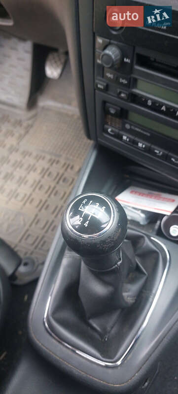 Хетчбек Volkswagen Golf 2003 в Миколаєві