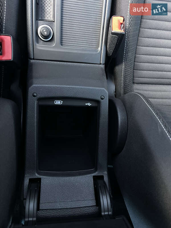 Универсал Volkswagen Golf 2014 в Львове