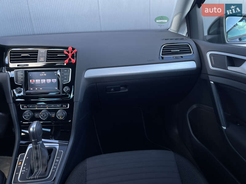 Универсал Volkswagen Golf 2014 в Львове