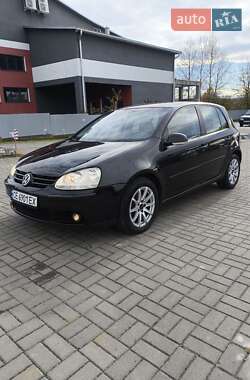 Хетчбек Volkswagen Golf 2004 в Сторожинці