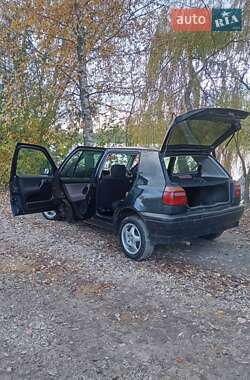 Хэтчбек Volkswagen Golf 1993 в  фото 18 Хэтчбек Volkswagen Golf 1993 в