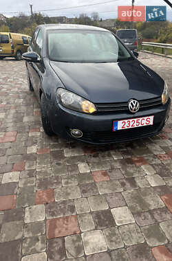 Хэтчбек Volkswagen Golf 2010 в Великой Багачке