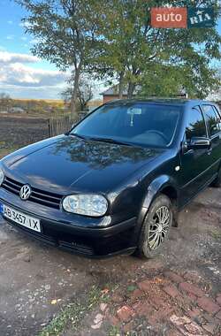 Хетчбек Volkswagen Golf 1999 в Тростянці