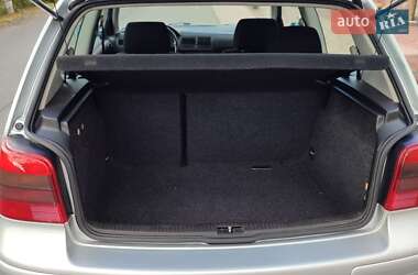 Хэтчбек Volkswagen Golf 2002 в  фото 21 Хэтчбек Volkswagen Golf 2002 в
