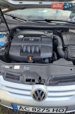 Хетчбек Volkswagen Golf 2004 в Луцьку