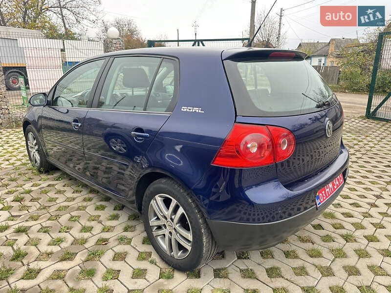 Хэтчбек Volkswagen Golf 2006 в Корсуне-Шевченковском