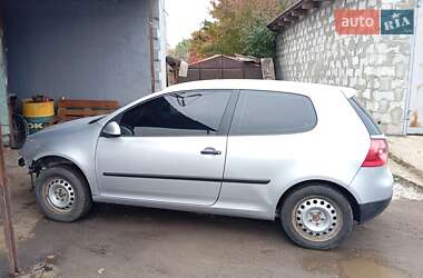 Хетчбек Volkswagen Golf 2004 в Вінниці