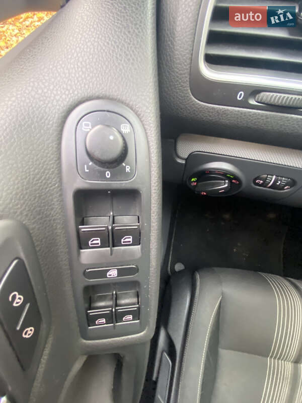 Хэтчбек Volkswagen Golf 2012 в Любешове