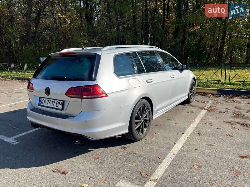 Универсал Volkswagen Golf 2016 в Киеве