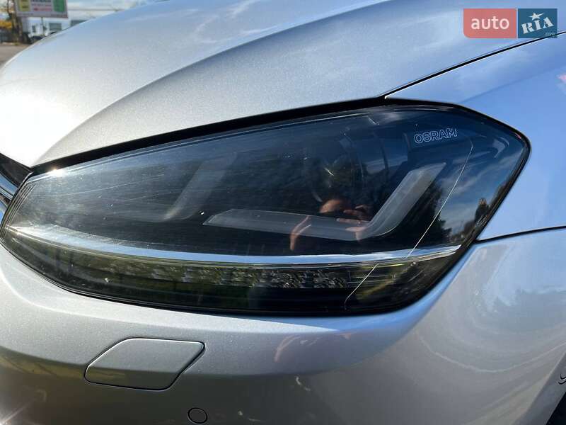 Универсал Volkswagen Golf 2016 в Киеве