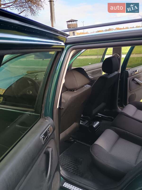 Универсал Volkswagen Golf 2002 в Звягеле фото 3 Универсал Volkswagen Golf 2002 в Звягеле