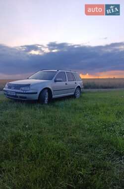 Універсал Volkswagen Golf 2005 в Сарнах