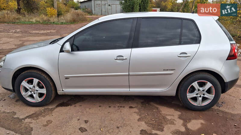 Хэтчбек Volkswagen Golf 2008 в Кривом Роге
