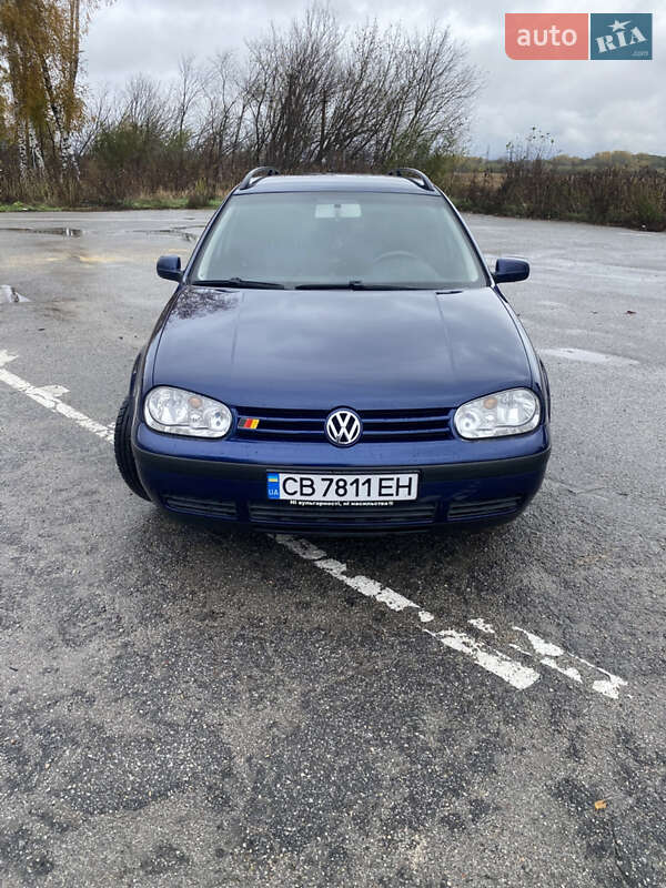 Универсал Volkswagen Golf 2004 в Козельце