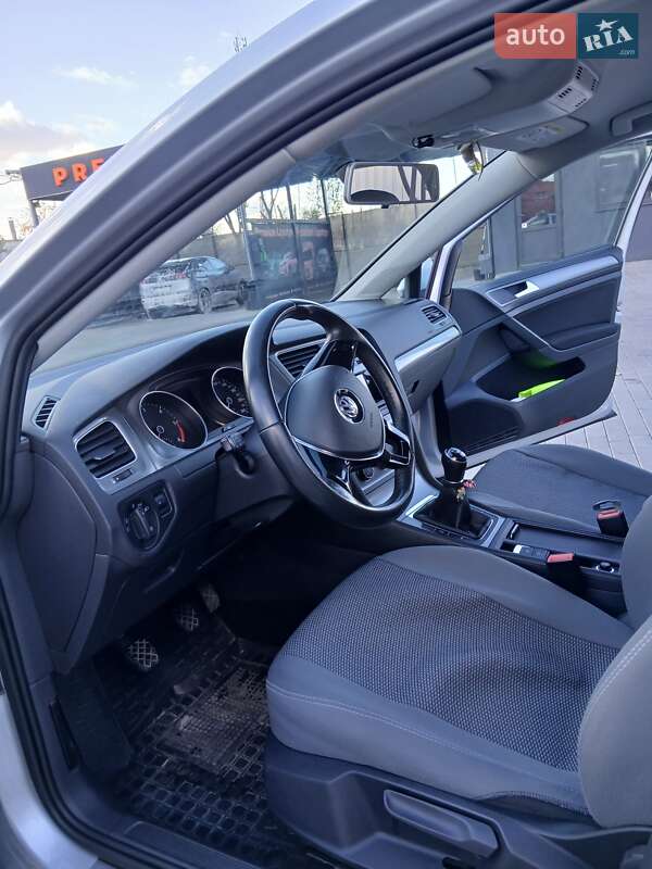 Универсал Volkswagen Golf 2015 в Лопатине