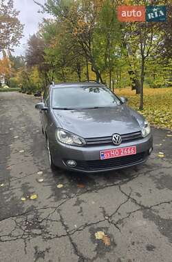 Универсал Volkswagen Golf 2012 в 