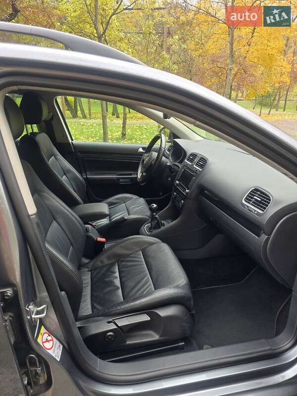 Універсал Volkswagen Golf 2012 в Києві фото 43 Універсал Volkswagen Golf 2012 в Києві