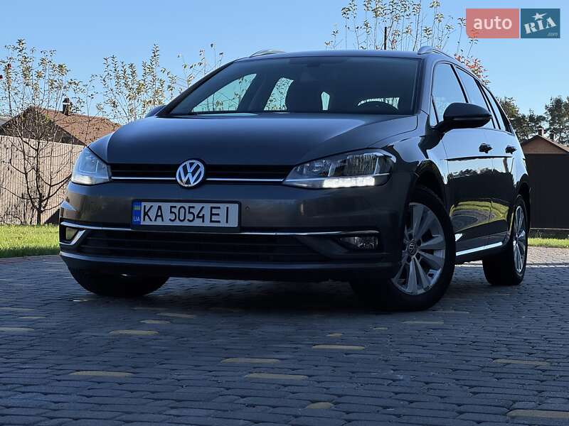 Універсал Volkswagen Golf 2018 в Києві