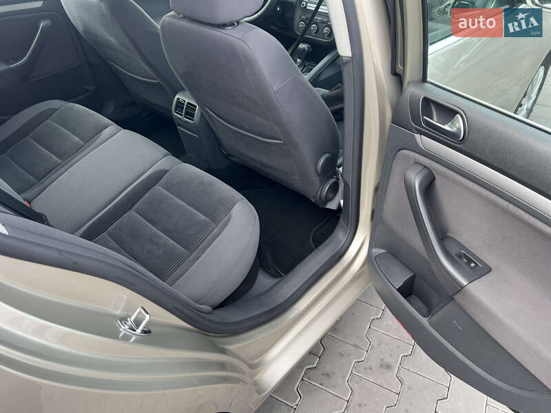 Универсал Volkswagen Golf 2008 в Луцке