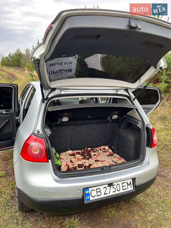 Хэтчбек Volkswagen Golf 2004 в Нежине