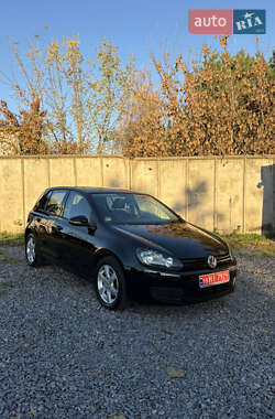 Хэтчбек Volkswagen Golf 2010 в 