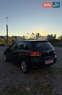 Хэтчбек Volkswagen Golf 2010 в 