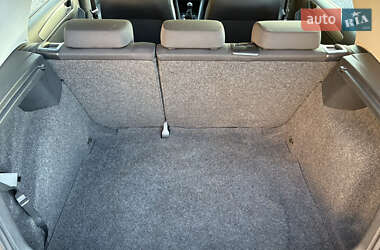 Хэтчбек Volkswagen Golf 2010 в 