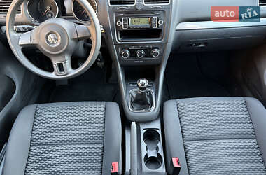 Хэтчбек Volkswagen Golf 2010 в 