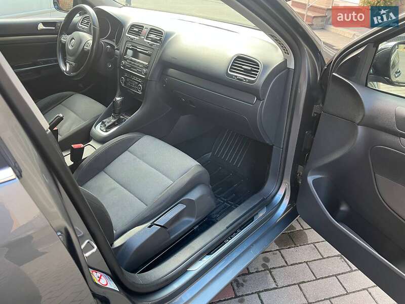 Універсал Volkswagen Golf 2012 в Львові