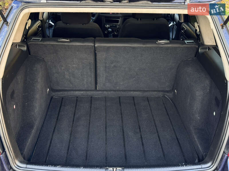 Універсал Volkswagen Golf 2001 в Чернігові