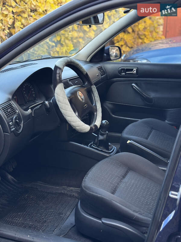 Універсал Volkswagen Golf 2001 в Чернігові