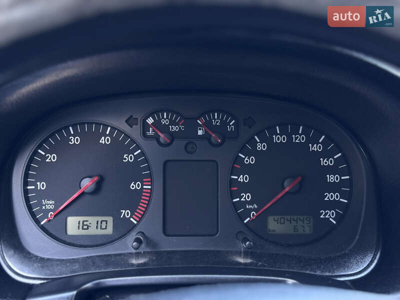 Універсал Volkswagen Golf 2001 в Чернігові