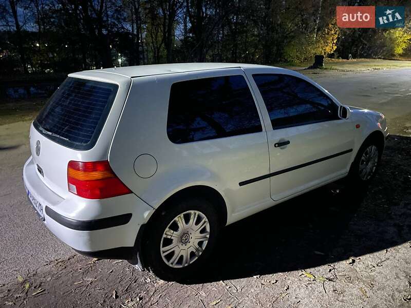 Хэтчбек Volkswagen Golf 1998 в Виннице