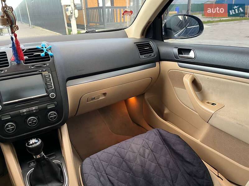 Універсал Volkswagen Golf 2008 в Львові