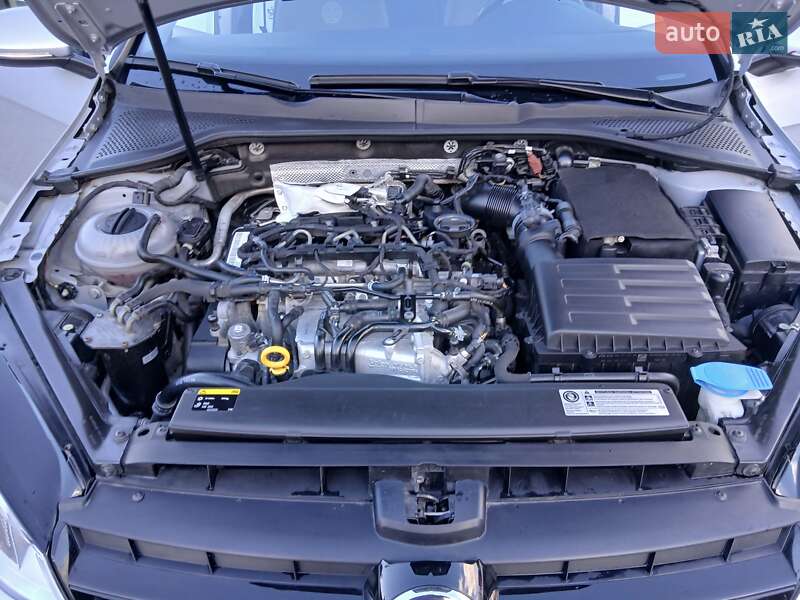 Универсал Volkswagen Golf 2015 в Лопатине