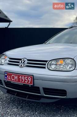Универсал Volkswagen Golf 2004 в  фото 4 Универсал Volkswagen Golf 2004 в