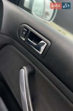 Универсал Volkswagen Golf 2004 в  фото 33 Универсал Volkswagen Golf 2004 в