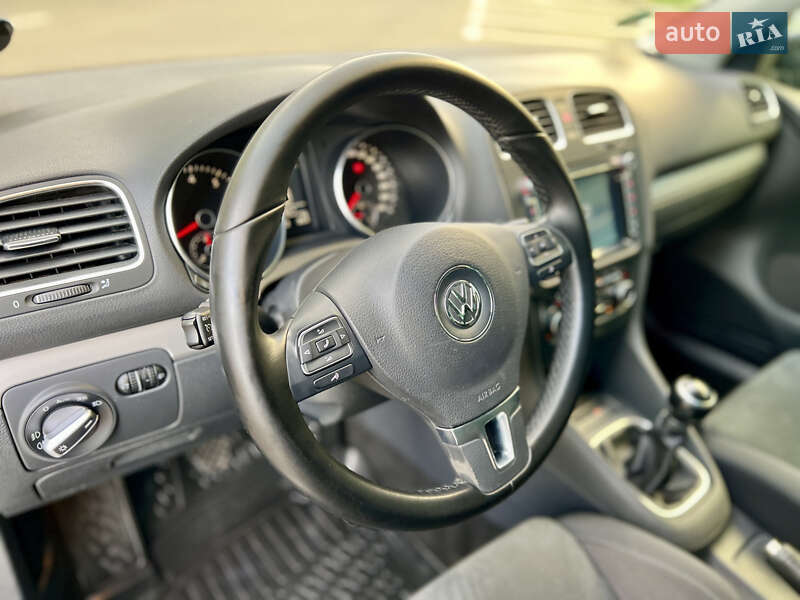 Хетчбек Volkswagen Golf 2009 в Івано-Франківську