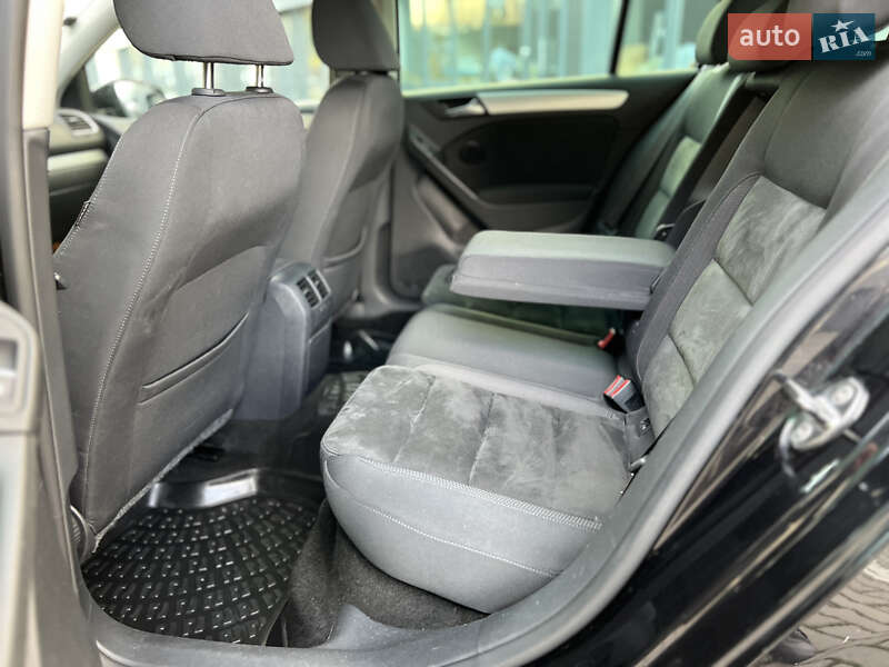 Хетчбек Volkswagen Golf 2009 в Івано-Франківську